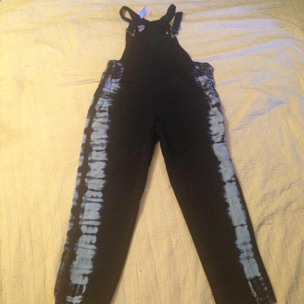 Watch L A overalls size L.
